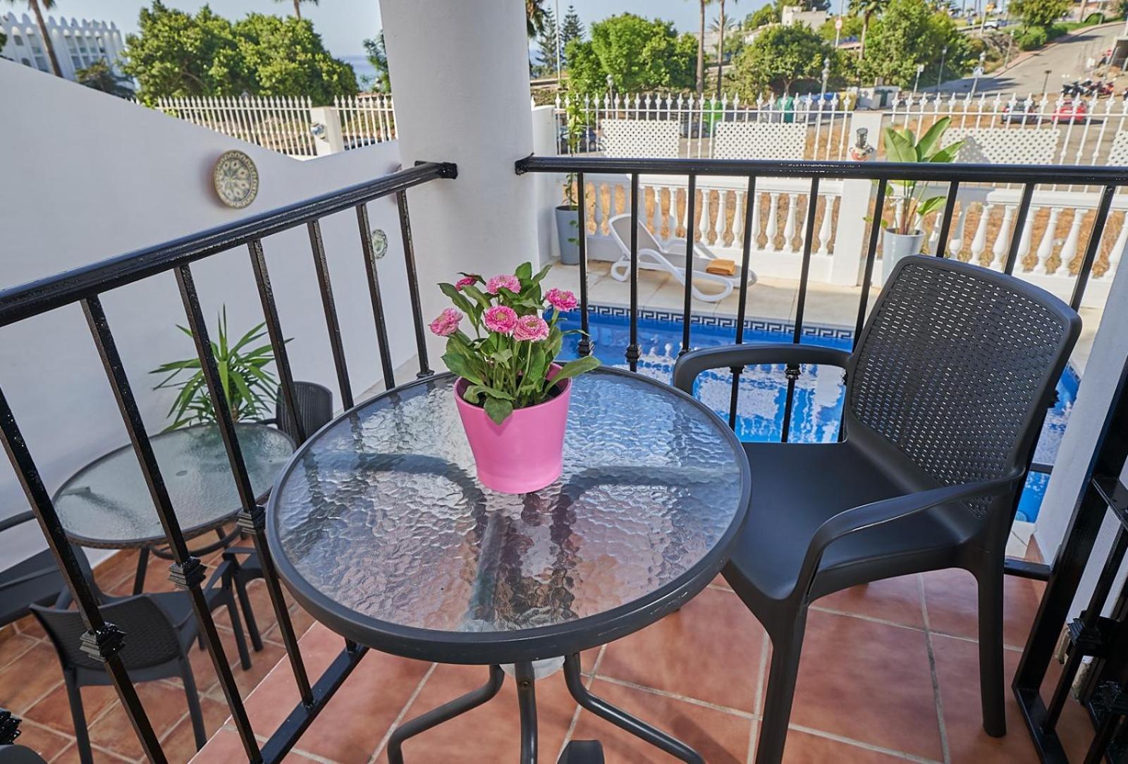 Villa Pura - Private Jacuzzi & Heated Pool Nerja Buitenkant foto