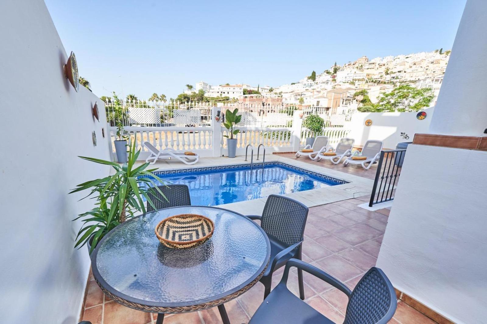Villa Pura - Private Jacuzzi & Heated Pool Nerja Buitenkant foto