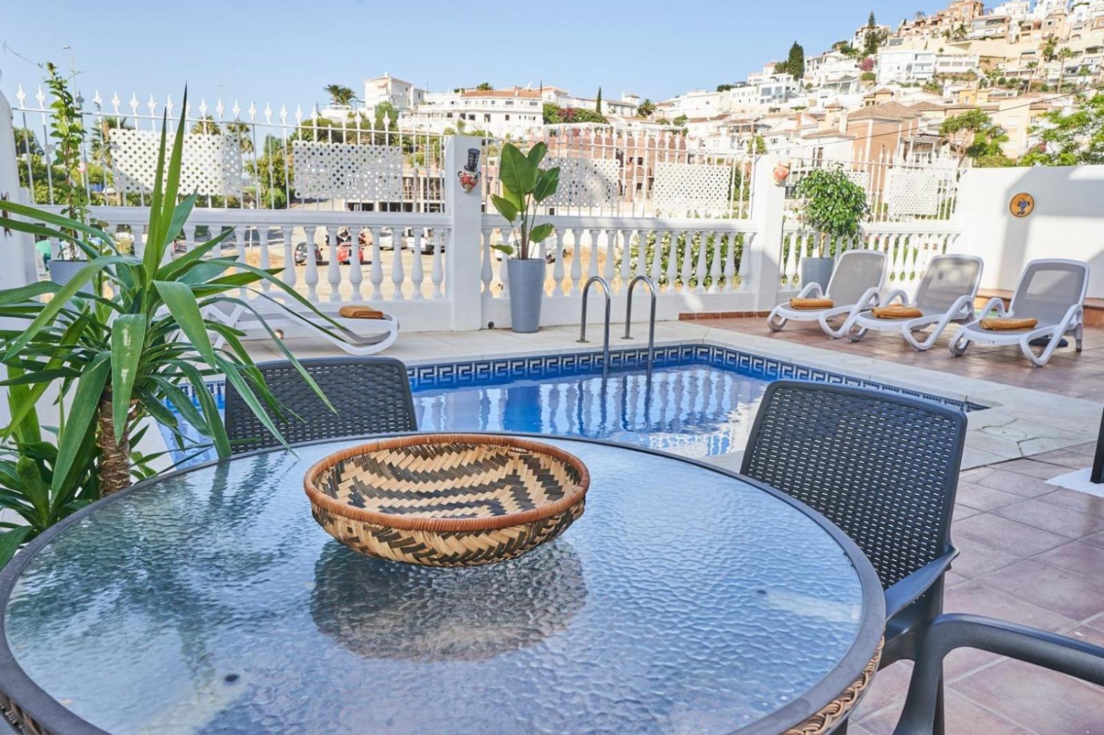 Villa Pura - Private Jacuzzi & Heated Pool Nerja Buitenkant foto