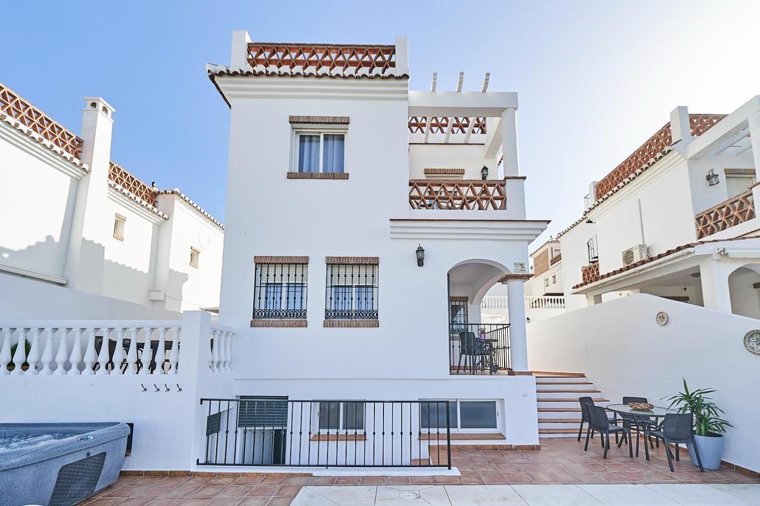 Villa Pura - Private Jacuzzi & Heated Pool Nerja Buitenkant foto