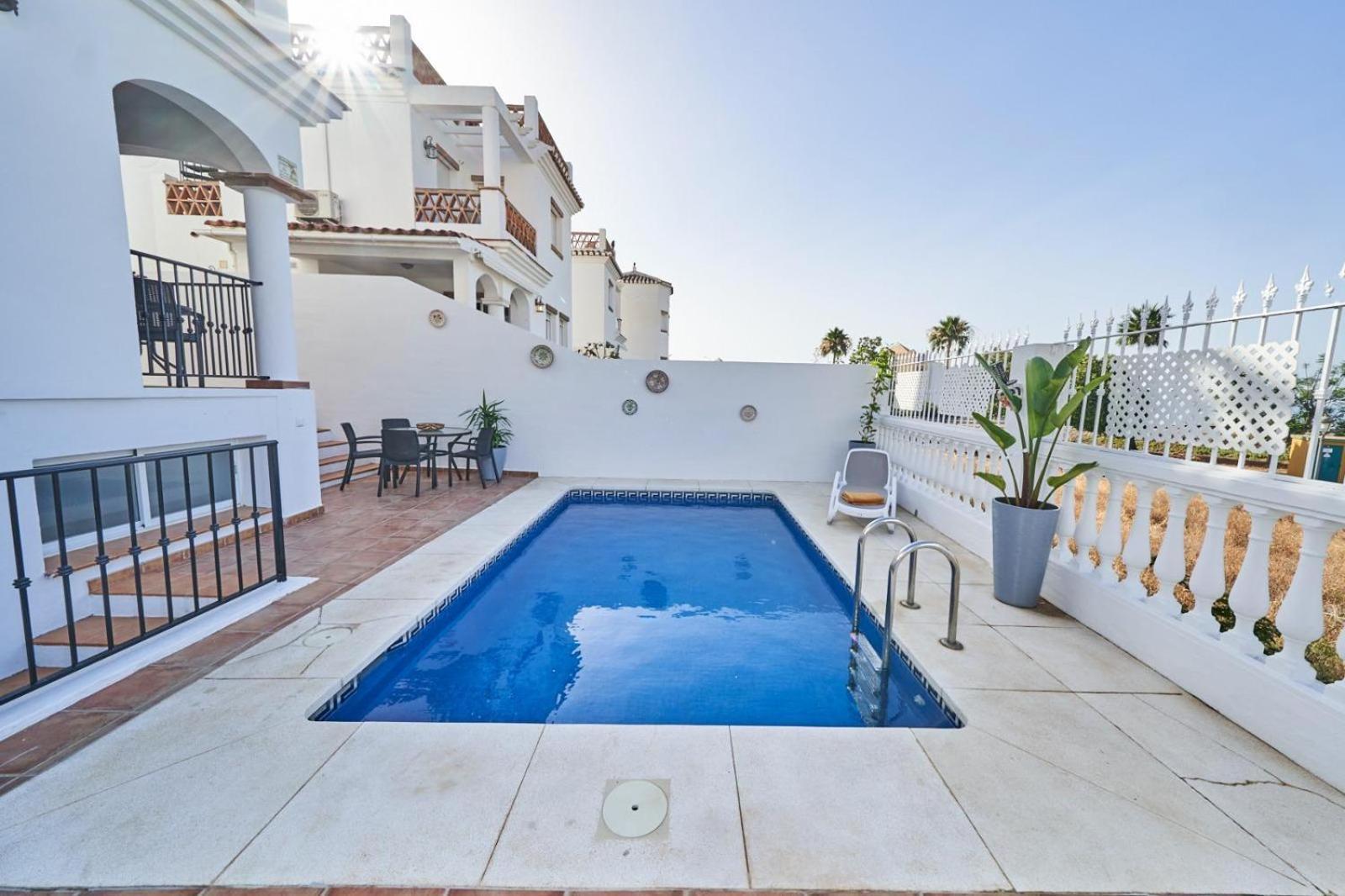 Villa Pura - Private Jacuzzi & Heated Pool Nerja Buitenkant foto